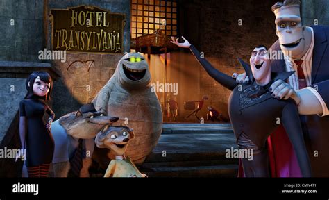 HOTEL TRANSYLVANIA (2012) GENNDY TARTAKOVSKY (DIR) 002 MOVIESTORE ...