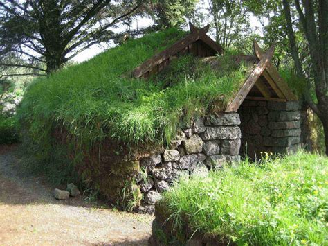 Grass Roofs Across the Globe [54 PICS] | Grass roof, Green roof, Roof garden