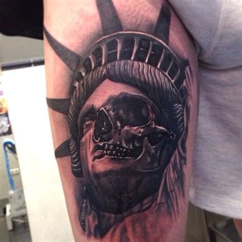 Realistic Statue of Liberty Skull in black and greys by Jose Gonzalez: TattooNOW