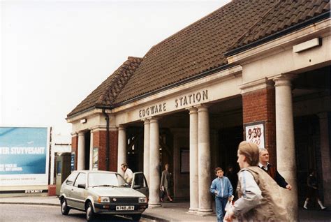 840505 Edgware | Exterior of Edgware station, 5th May 1985. | Jonathan Hazan | Flickr