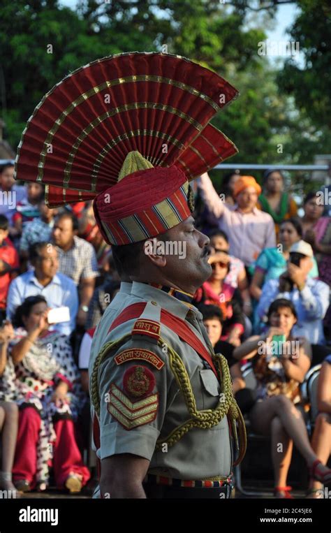 Wagah-Attari border ceremony, India Stock Photo - Alamy