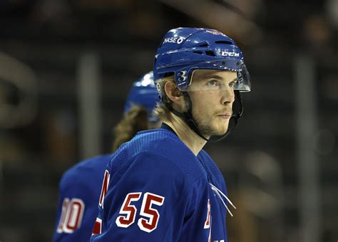 New York Rangers Extend Ryan Lindgren