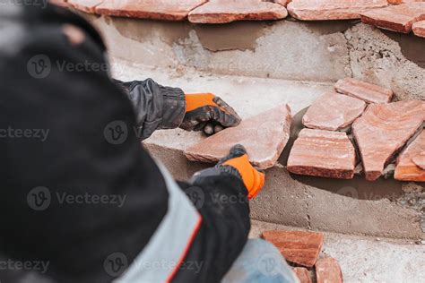 Finishing of concrete steps with stone tiles - high-quality tiling work ...