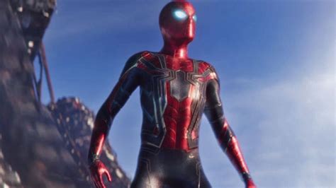 Marvel Fan Creates Tom Holland’s Iron Spider Suit, And It Looks Like ...