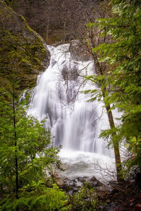 Waterfalls around Mt.Shasta – MilaDidIt