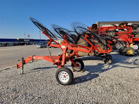 Kuhn SR108 Hay and Forage Hay - Rakes/Tedders for Sale | Tractor Zoom