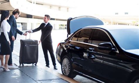 4 Reasons To Book A Limo Service For The Next Big Event