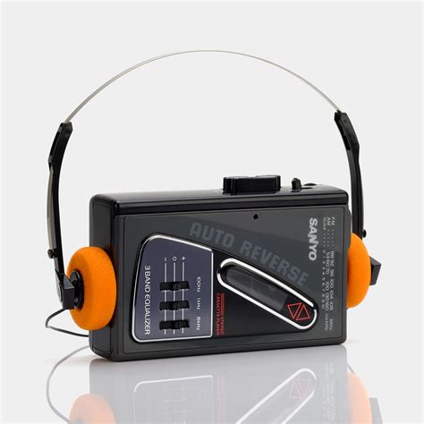 Sanyo MGR84 AM/FM Portable Cassette Player – Retrospekt