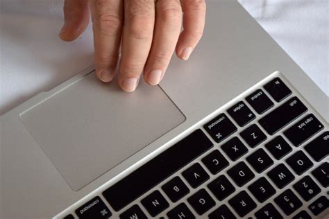 Got a MacBook or MacBook Pro with sticky keys? Apple has a free service ...