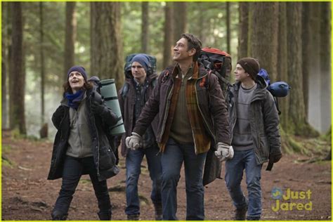 Robbie Amell: Camping on 'Tomorrow People'! | Photo 639395 - Photo Gallery | Just Jared Jr.