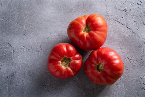 All About The Enormous Beefmaster Tomato - Minneopa Orchards