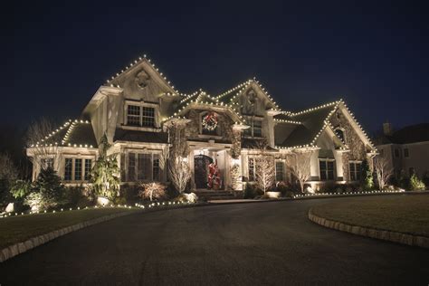 Residential Holiday Decorating and Christmas Light Service Portfolio ...