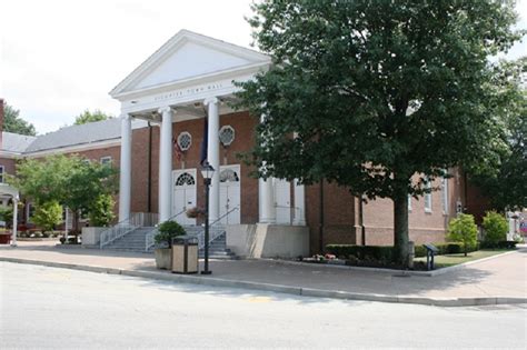 Ligonier, Pennsylvania - City and Town Halls on Waymarking.com