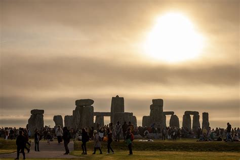 Stonehenge Tours from £39! Bath Stonehenge Bus Tour and Day Trip