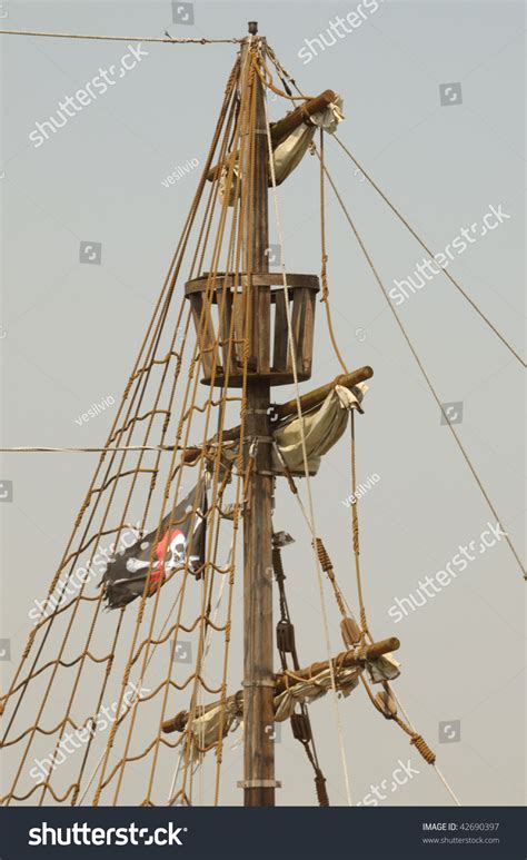 Old Pirates Ship Mast Stock Photo 42690397 : Shutterstock