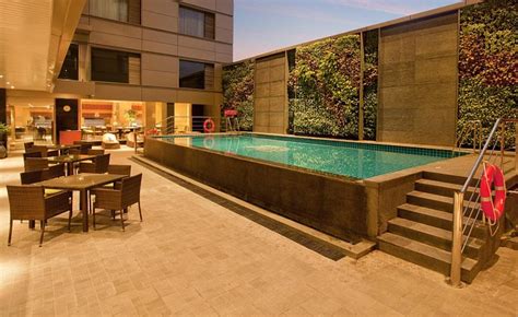 Radisson Blu Hotel, Chennai City Centre Pool: Pictures & Reviews ...