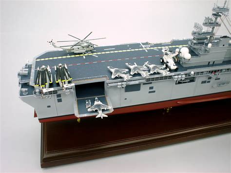 LHD-7 - Iwo Jima - Amphibious Assault Ship - 1/350 Scale Mahogany Ship ...