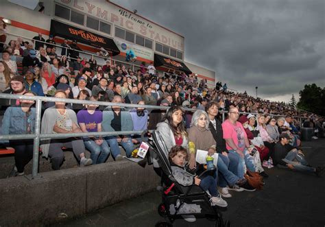 PHOTOS: Roberts High School 2023 graduation - Salem Reporter