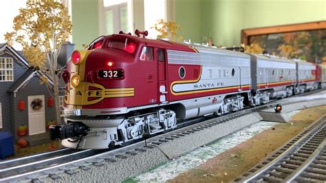 Lionel Santa Fe F7 ABA War Bonnet Super Chief - YouTube