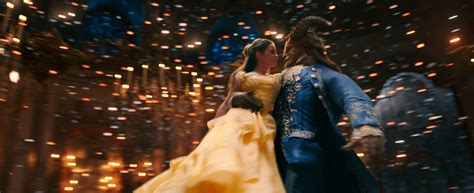 VIDEO: First trailer arrives for Disney's live-action "Beauty and the Beast" - Inside the Magic