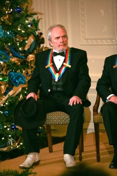 Willie Nelson helps honor Merle Haggard at Kennedy Center Honors | www ...