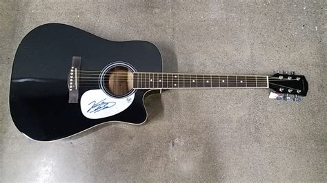 Acoustic Guitar Vince Gill for Sale at Auction - Mecum Auctions