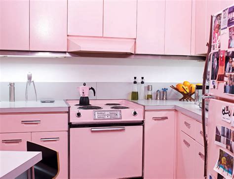 Cool Pink Kitchen Design With Retro and Chic Look | DigsDigs