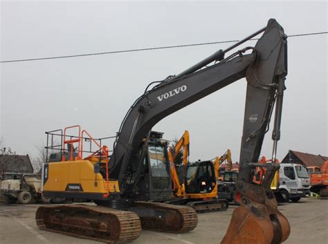 Volvo EC 220 EL Tracked Excavator