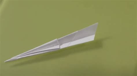 Boeing Engineers Set a New Record for Paper Plane Flight Distance