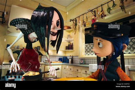 CORALINE, from left: other mother (voice: Teri Hatcher), Coraline (voice: Dakota Fanning), 2009 ...