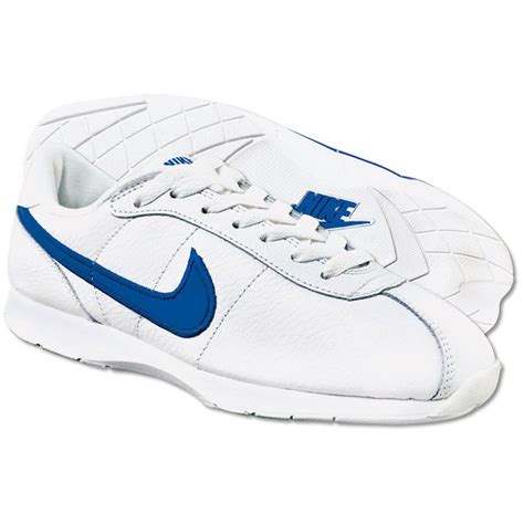 Nike-Stamina-Shoe | Cheerleading shoes, Cheer shoes, Cheerleading shoes nike