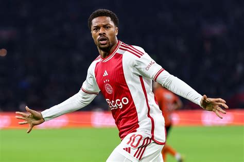 Flying Chuba Akpom lifts troubled Ajax again