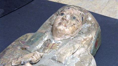Revealing the secrets of a 3,000-year-old mummy - BBC News