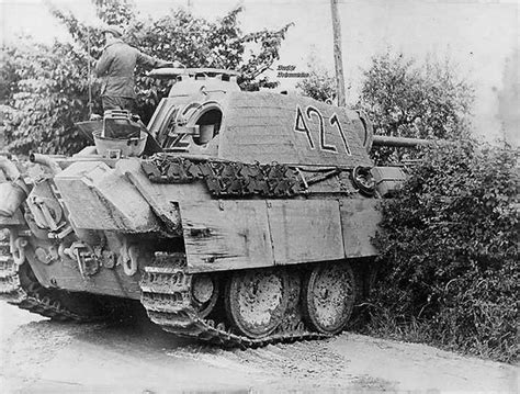 Panther tank number 421 with zimmerit (special anti-magnetic paste), 1944. | Panther tank, Tank ...