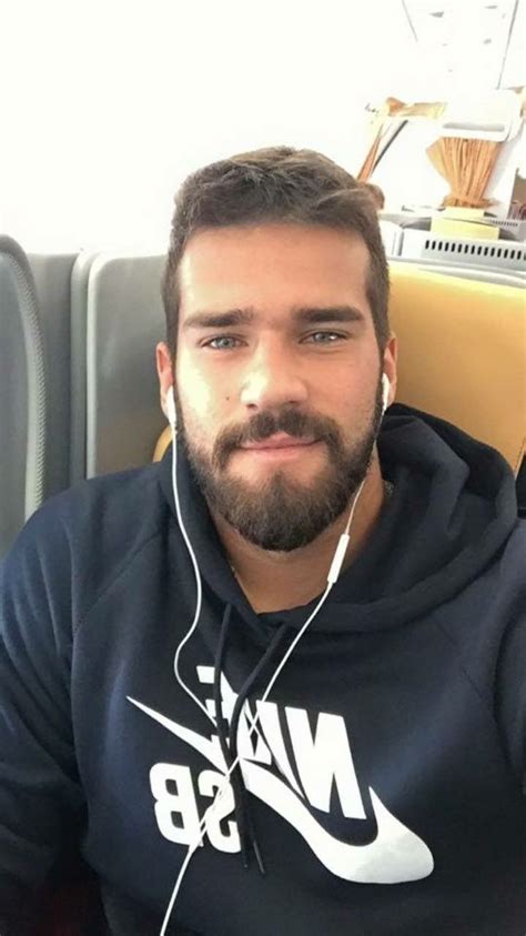 Pin de Mario strappazzon em ALLISON | Alisson goleiro, Alisson, Goleiro