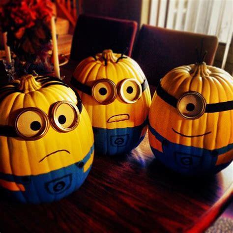 indoor-minion-pumpkin-for-halloween