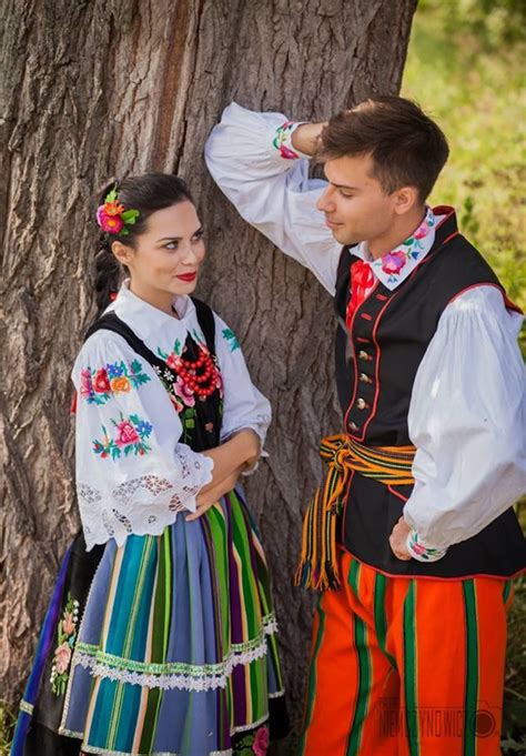 Costumes from Łowicz, Poland.Photo © Radosław Niemczynowicz via ZTL Perła Warmii. Polish ...