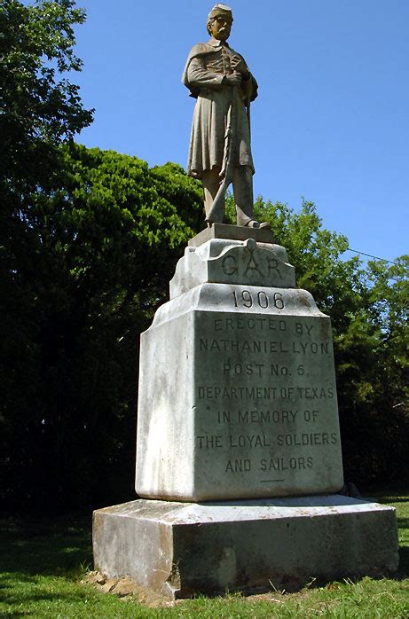 UNT faculty member book tells of Texas’ Civil War monuments - North ...