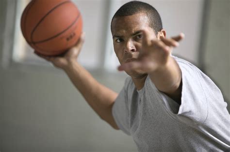 Five Different Types of Basketball Passes | Livestrong.com