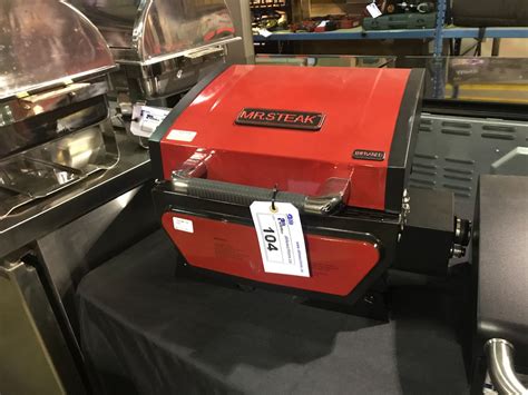 RED MR. STEAK SINGLE BURNER INFRARED PORTABLE GRILL