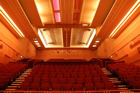 File:Piccadilly Cinema interior, Perth.jpg - Wikimedia Commons