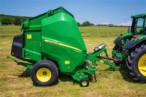 Pics: New round balers from machinery giant John Deere - Agriland.ie