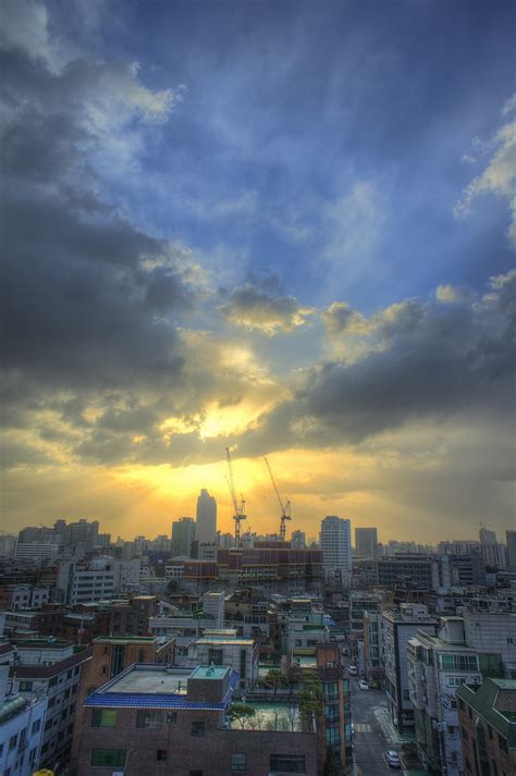 Free Images : horizon, cloud, sky, sunrise, sunset, skyline, sunlight, morning, dawn, city ...