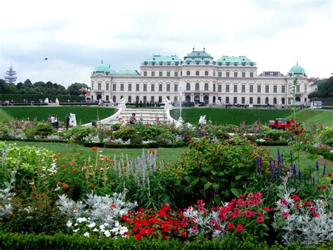 40 gorgeous photos of Schloss Belvedere, Austria | BOOMSbeat