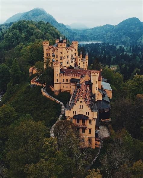 Hohenschwangau Castle Germany 🇩🇪 - #repost @mathiaschu - #schloss # ...