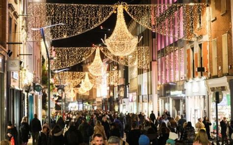 Christmas lights arrive to Dublin's Grafton Street