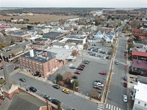 Public use of Lewes bank parking lot coming into focus | Cape Gazette