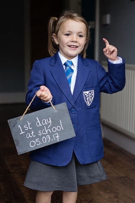 How to photograph child's first day at school