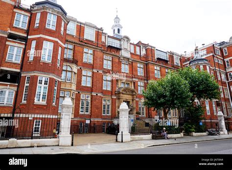 The Royal Marsden Hospital, Fulham Road, Chelsea, London, UK Stock Photo: 151118160 - Alamy