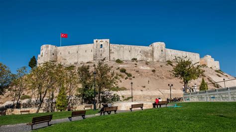 Before and after photos of Gaziantep Castle reduced to rubble in Turkey earthquake | news.com.au ...